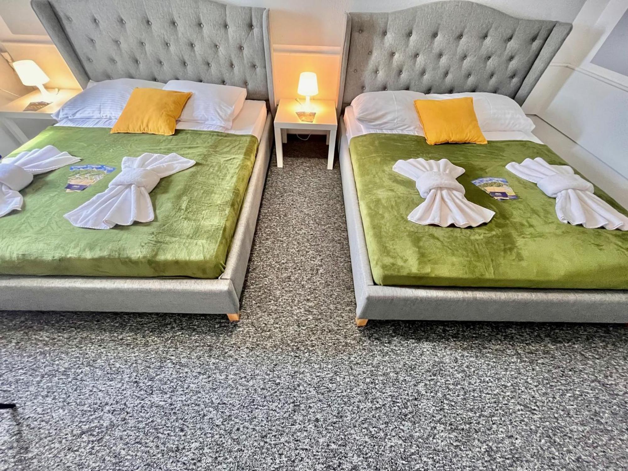Great Polonia Swidnica City Center Extérieur photo