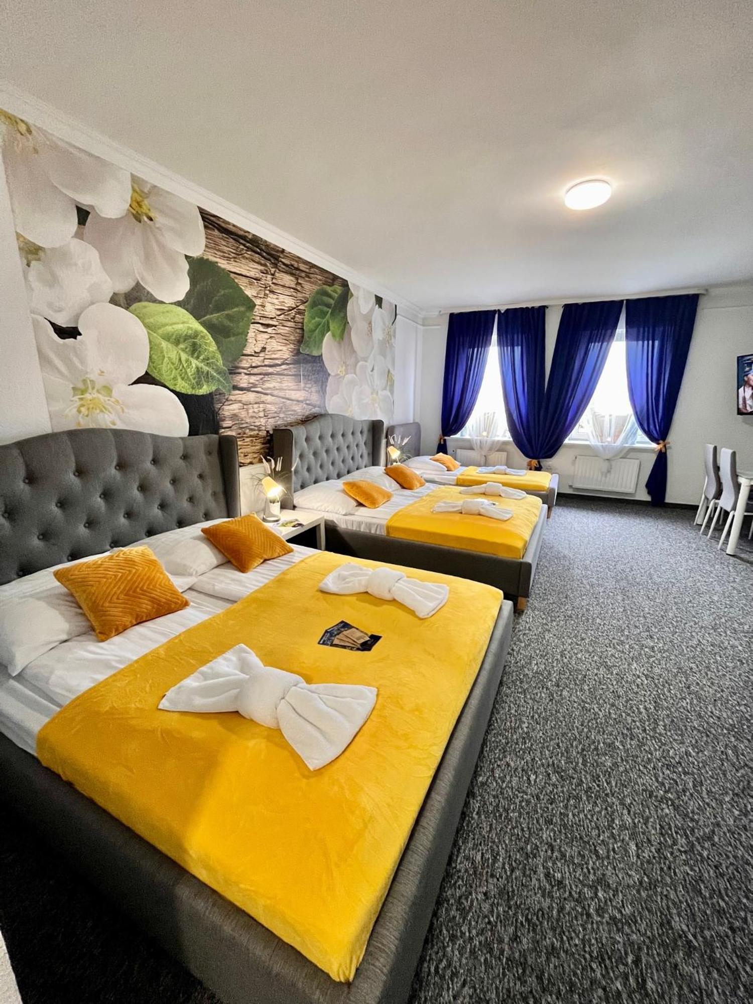 Great Polonia Swidnica City Center Extérieur photo