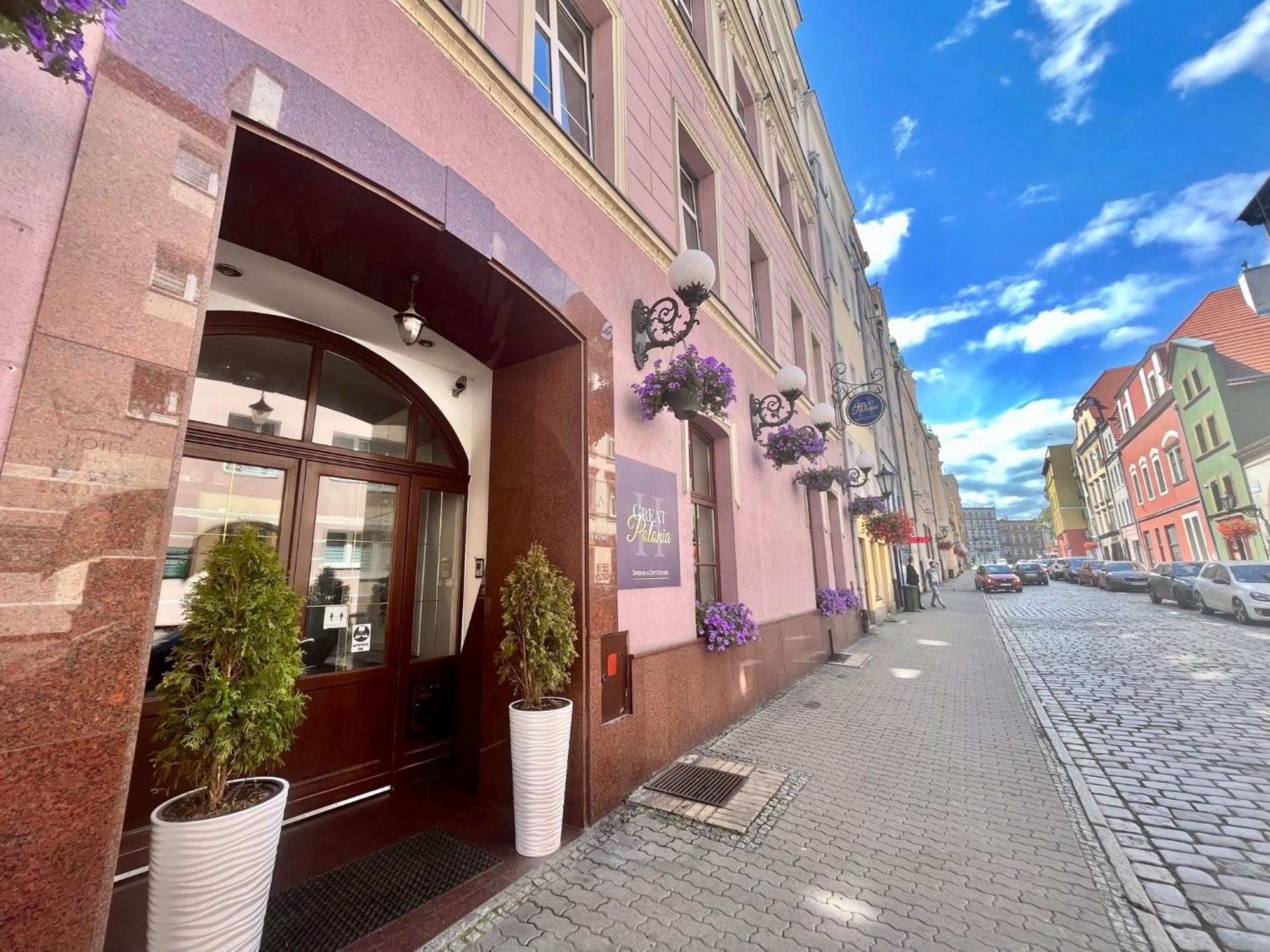 Great Polonia Swidnica City Center Extérieur photo